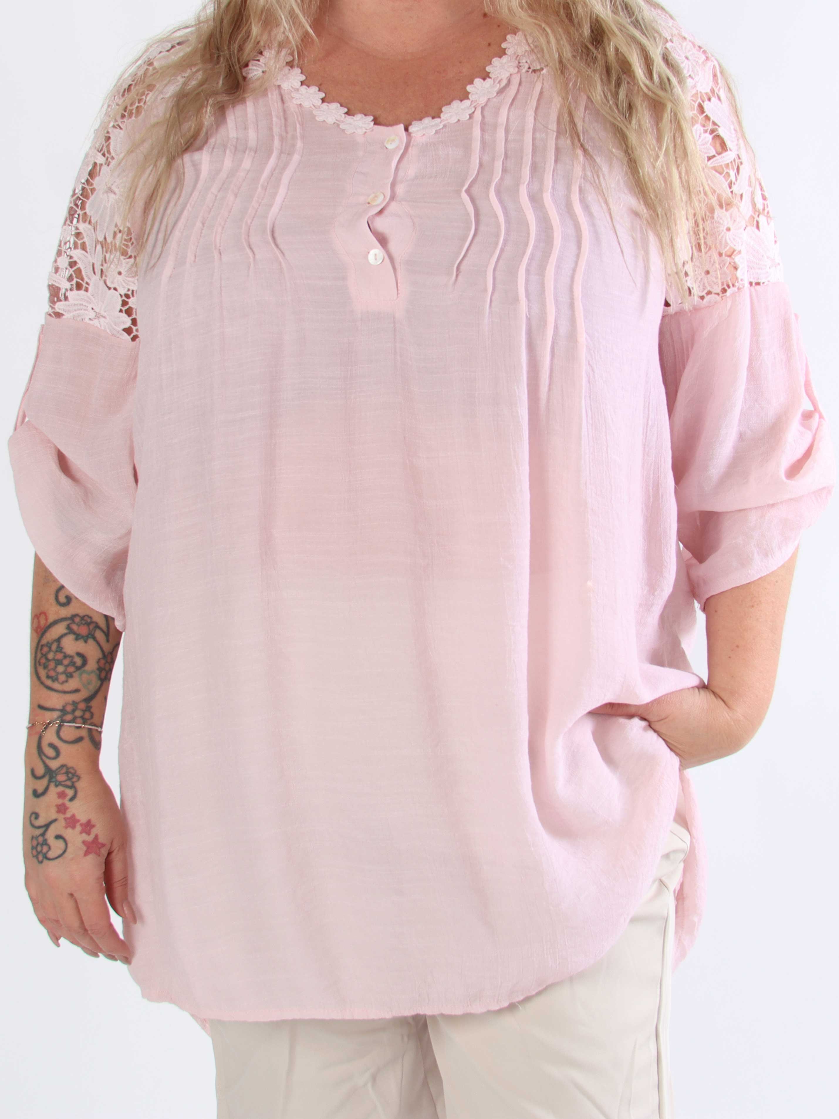 Rosalie - Söt feminin plus size-tunika med broderad rygg